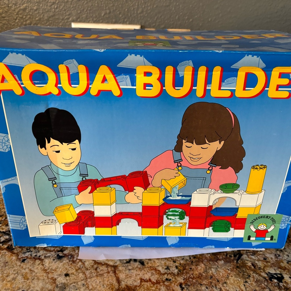 Discovery Toys vintage NIB Aqua Builder